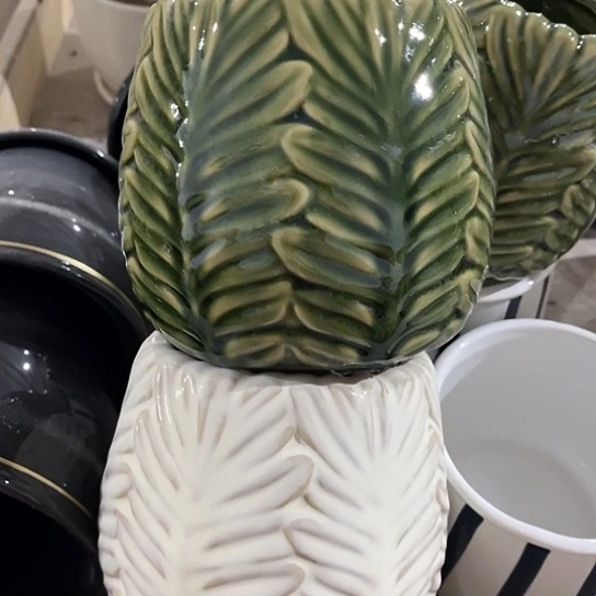 多肉绿植陶瓷花盆9.9包邮，有孔，微瑕