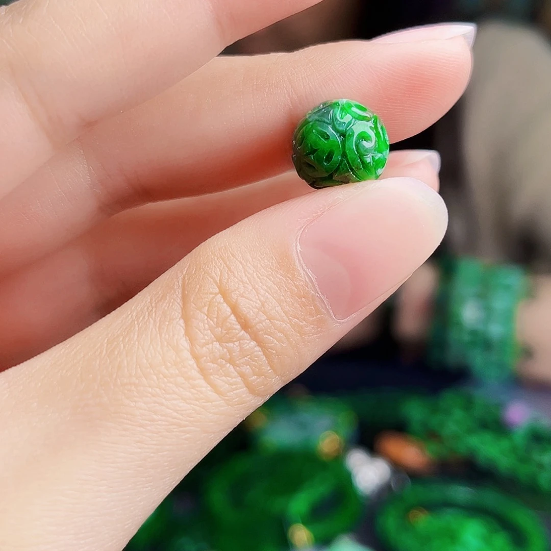 颈饰未镶嵌翡翠多样性