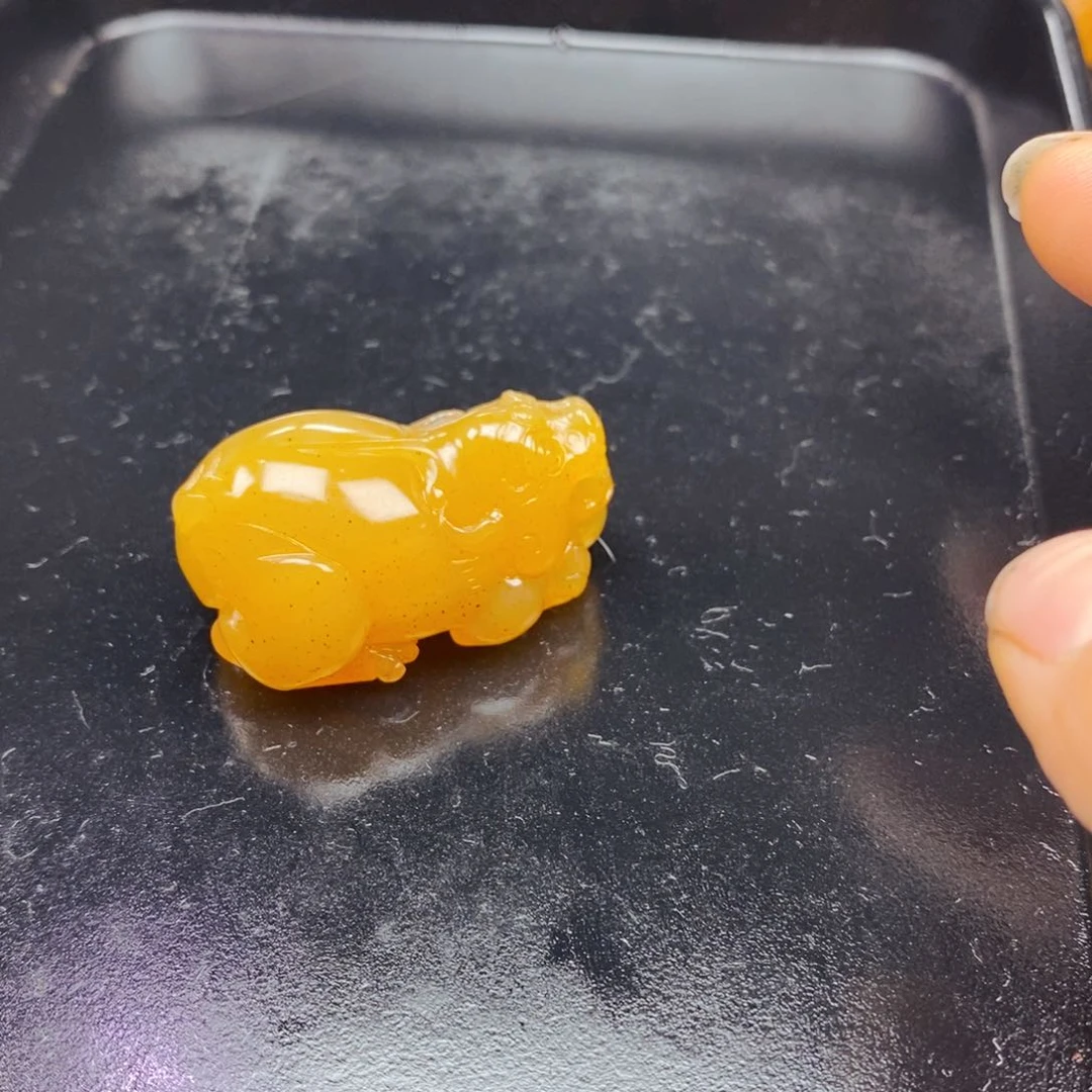 石英质玉（黄龙玉）未镶嵌颈饰