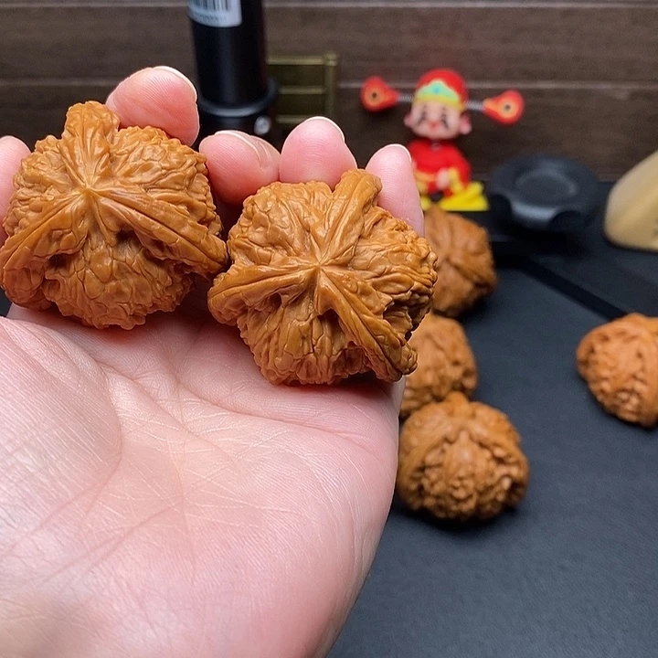 幸***哥把件文玩核桃白奔