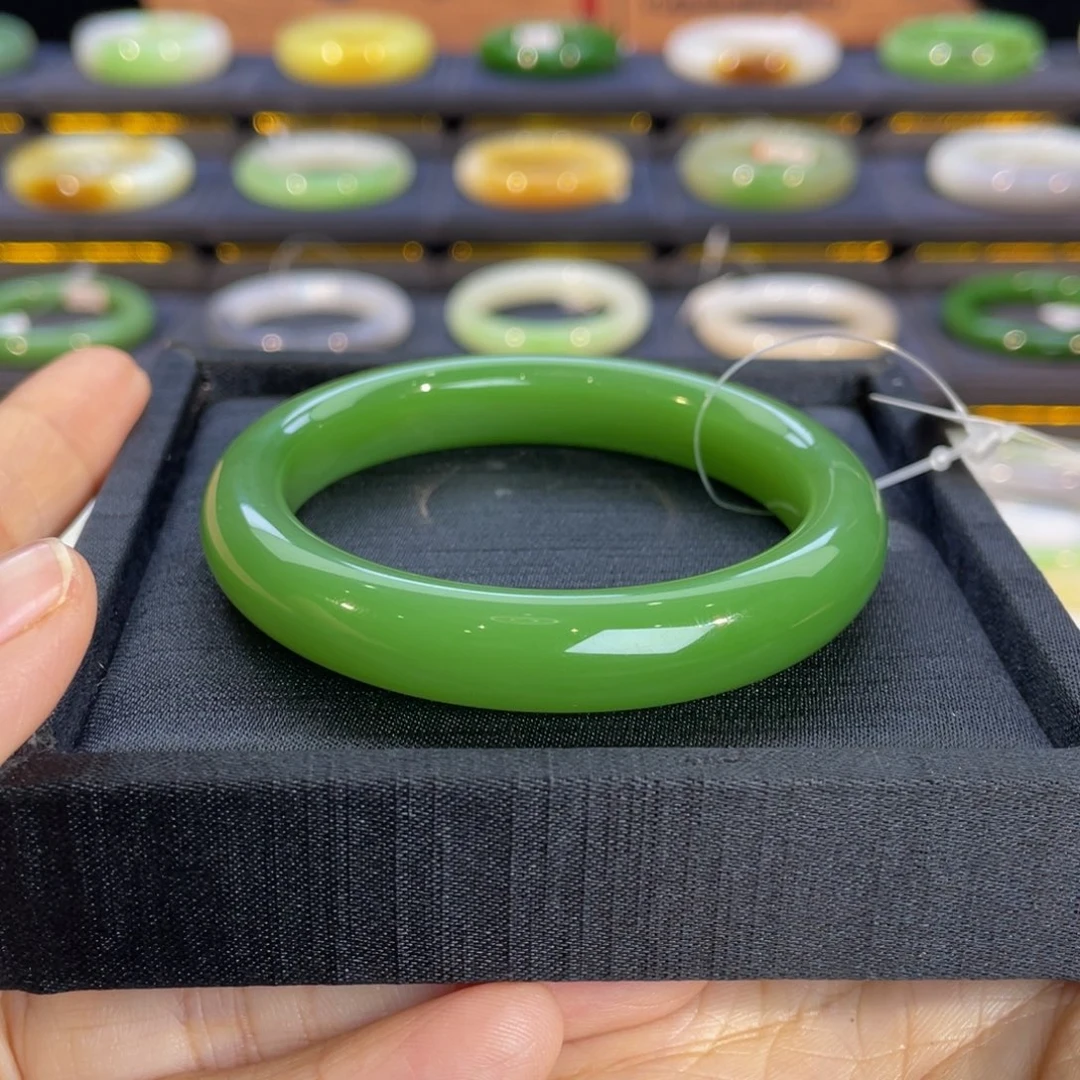 未镶嵌手镯和田玉-冰阳绿！碧玉55