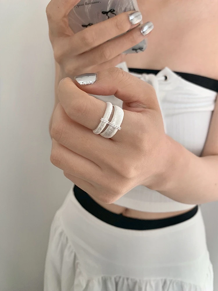 925银戒指 S925纯银意大利拉丝缎面闪钻戒指轻奢小众