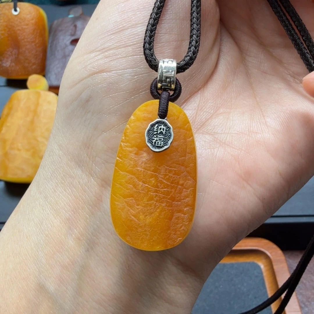 琥珀吊坠(赠链)未镶嵌