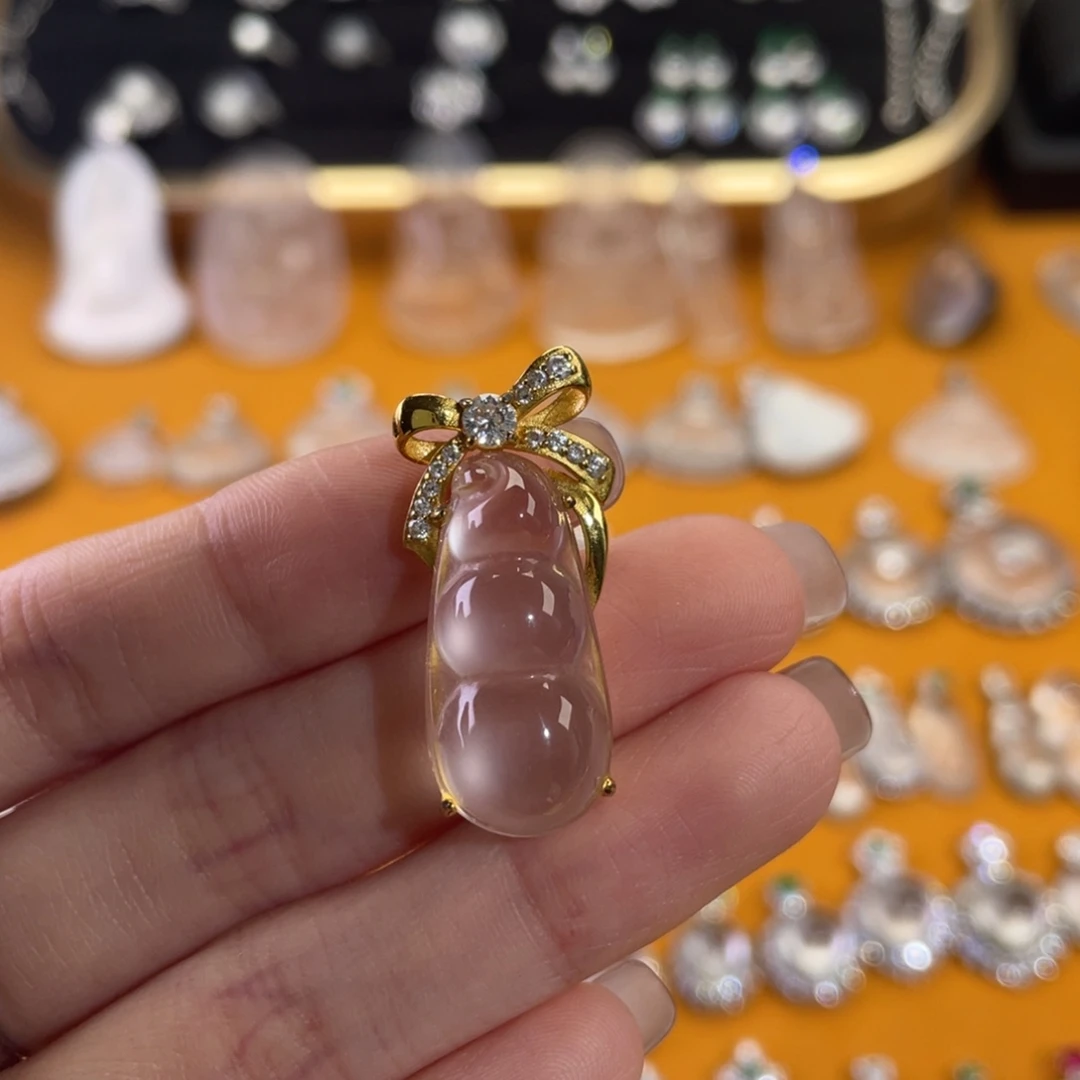 石英质玉银S925镶嵌吊坠(赠链)公主风蝴蝶结款豆子