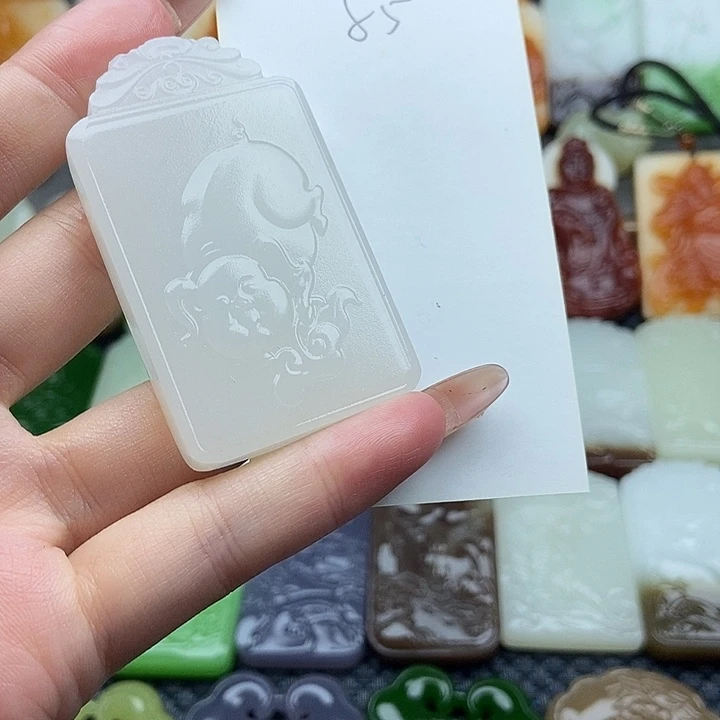 颈饰未镶嵌和田玉