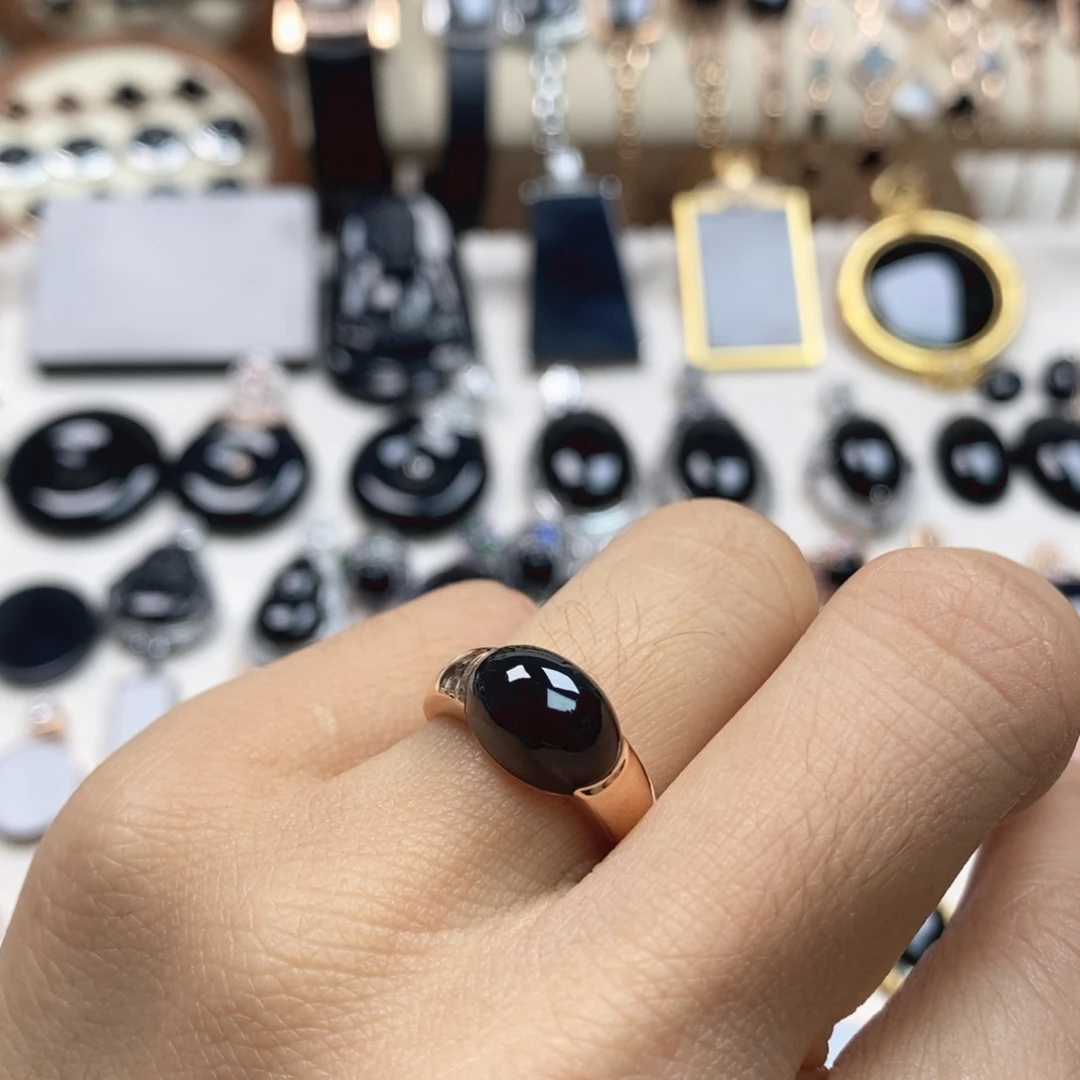 翡翠18K金镶嵌戒指