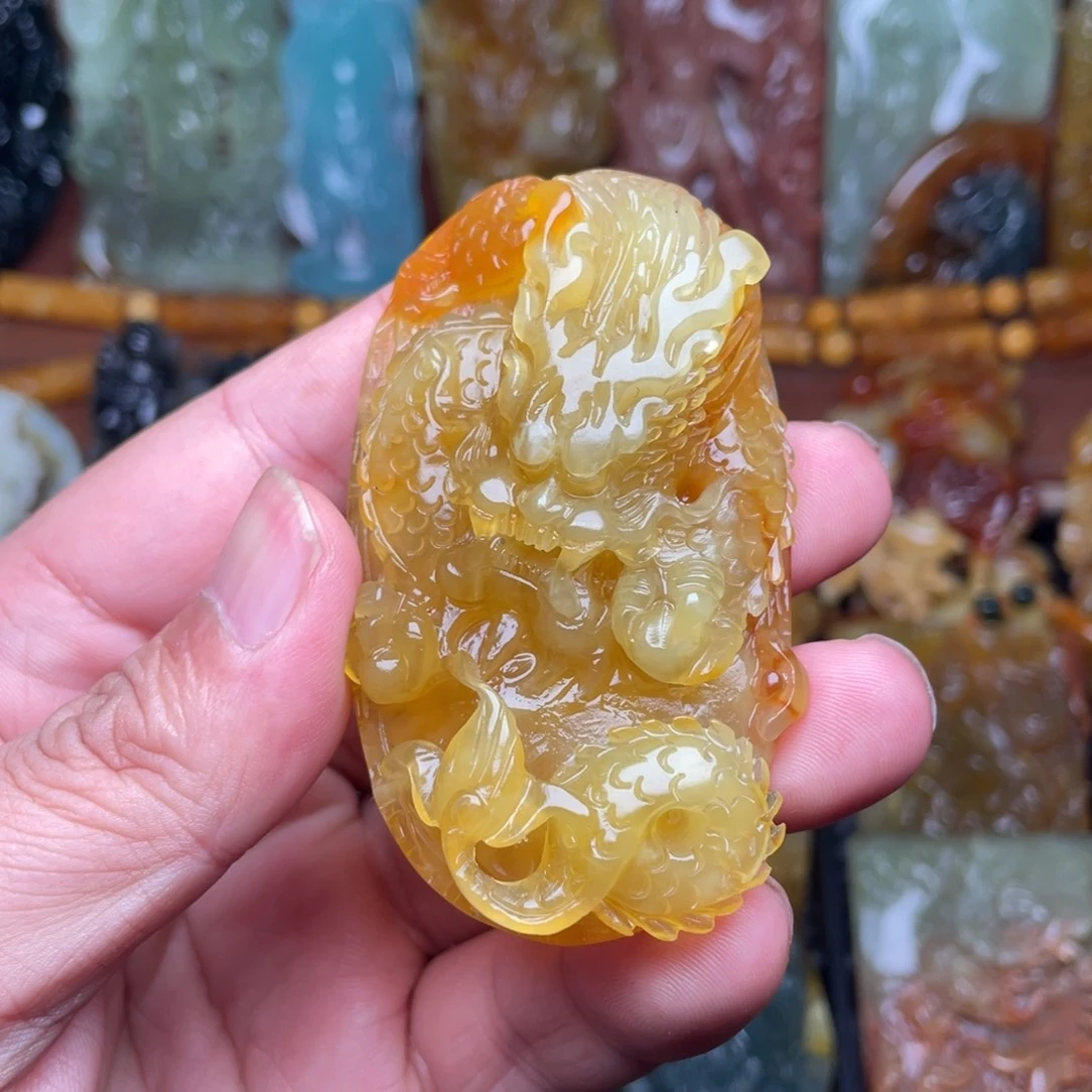 悦***尔蛇纹石玉未镶嵌颈饰