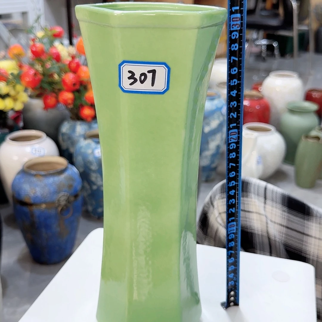307号陶瓷高31厘米瑕疵一个