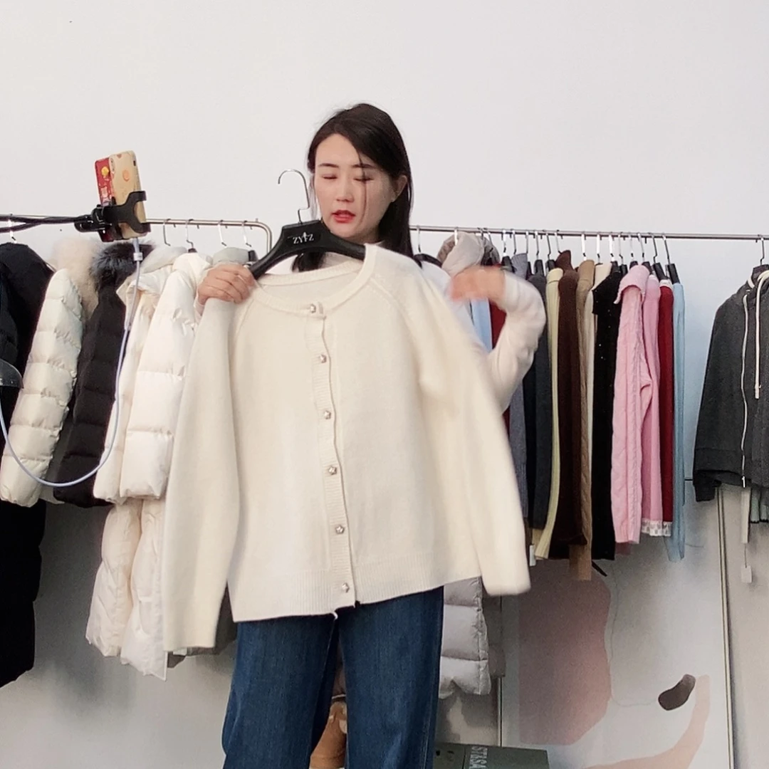 140斤以内白色针织开衫