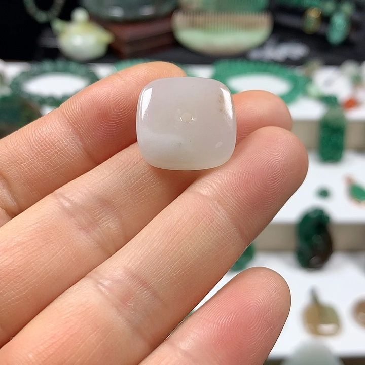 未镶嵌独山玉颈饰