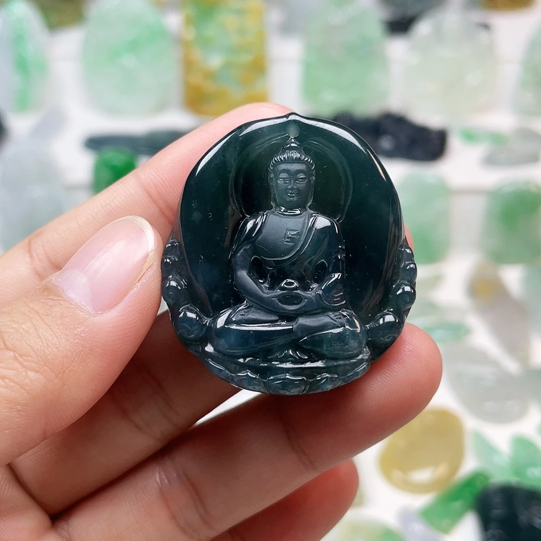 翡翠颈饰未镶嵌大日