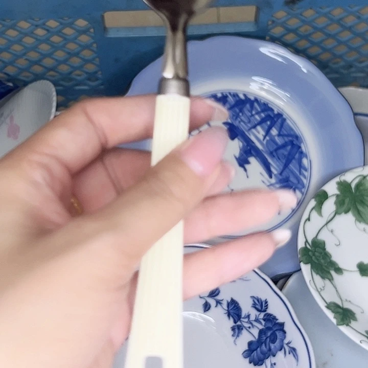 江***雨Ghggfhfhgjghgjgvnj