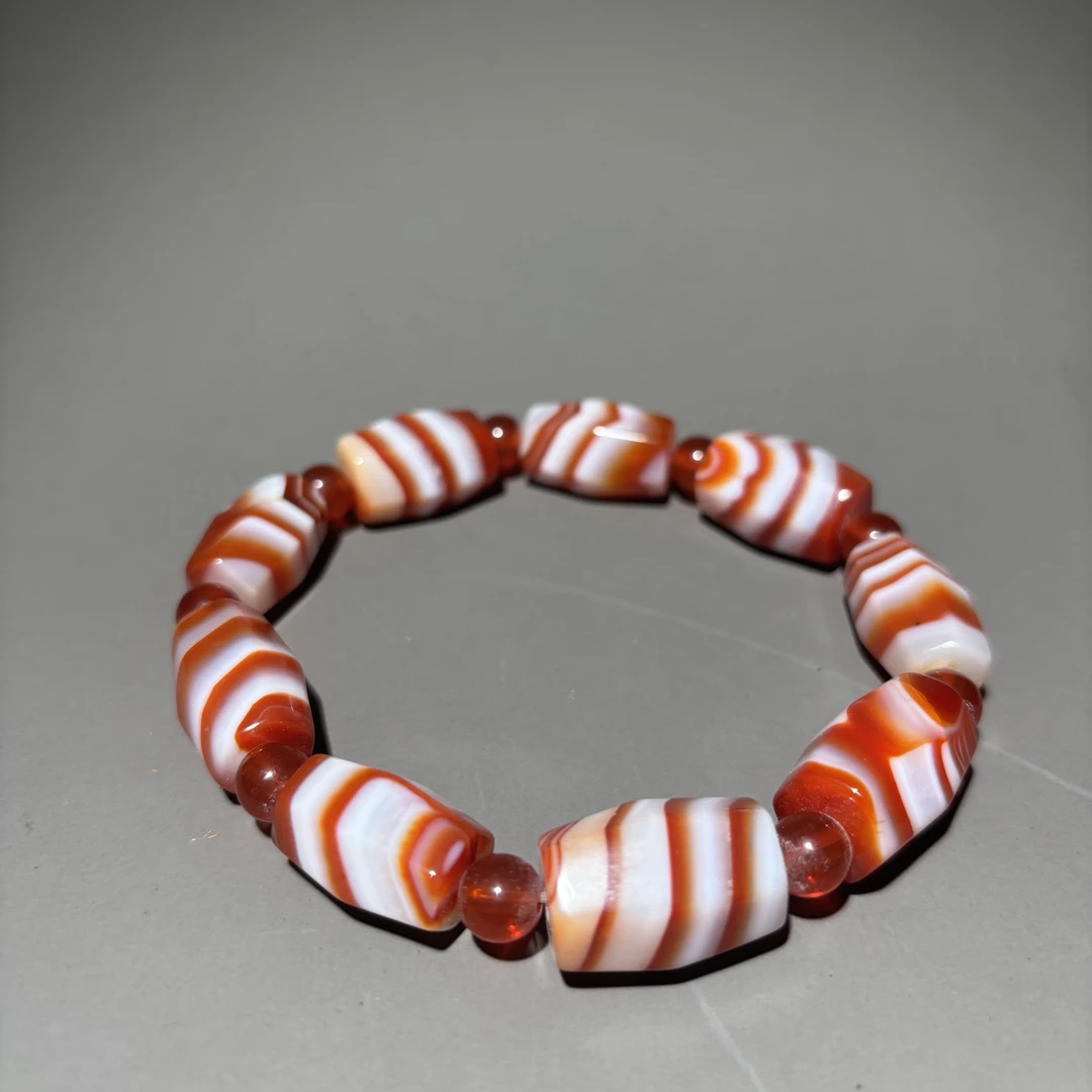 HZ49655缠丝玛瑙手串-朵云轩