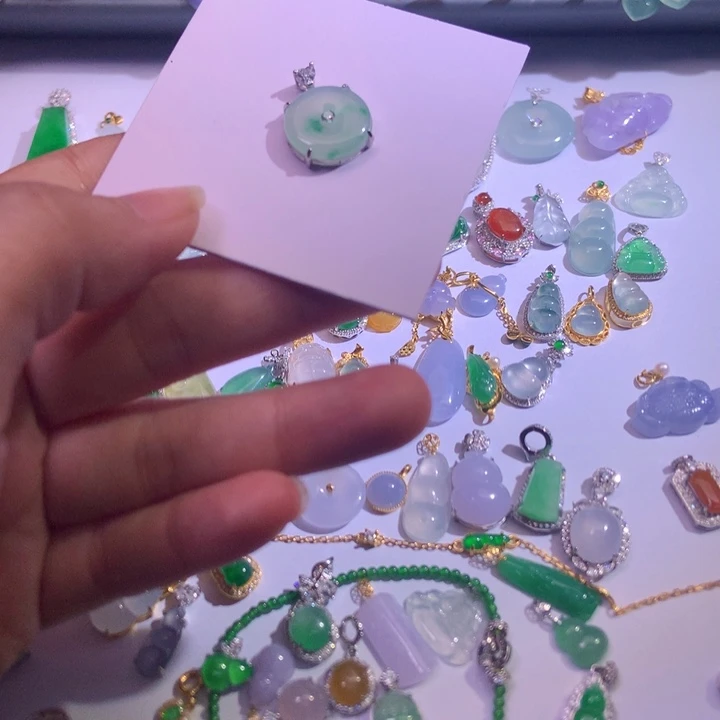 翡翠未镶嵌挂件1111