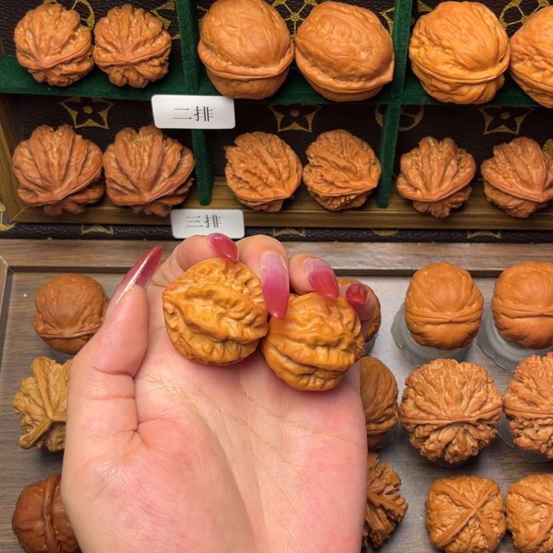 吊坠文玩核桃蝴蝶龙脊