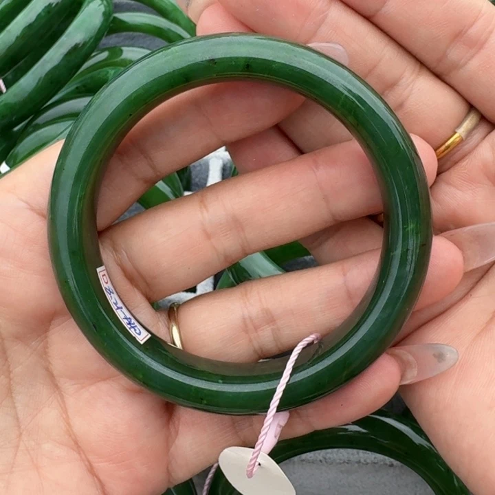 未镶嵌手镯和田玉（碧玉）