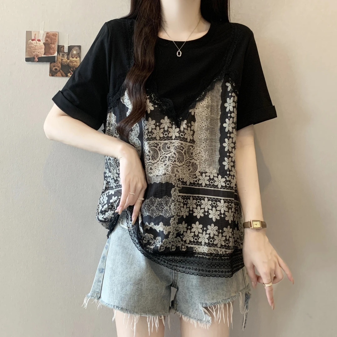 2025大码新款设计感时尚减龄百搭V领短袖花边洋气假两件蕾丝衫