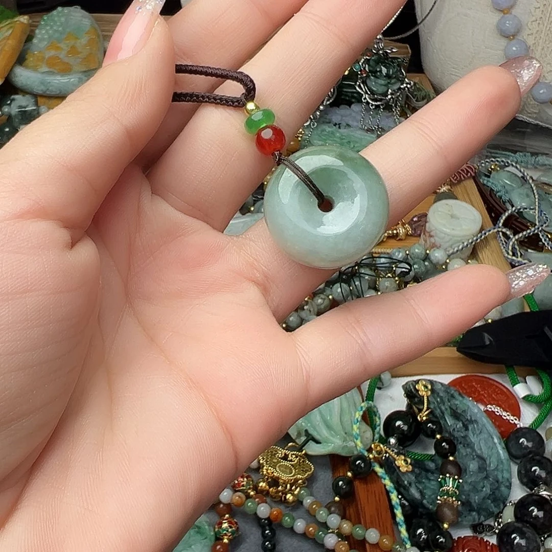 翡翠吊坠(赠链)未镶嵌吊坠