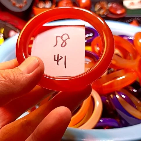 玛瑙/玉髓手镯未镶嵌