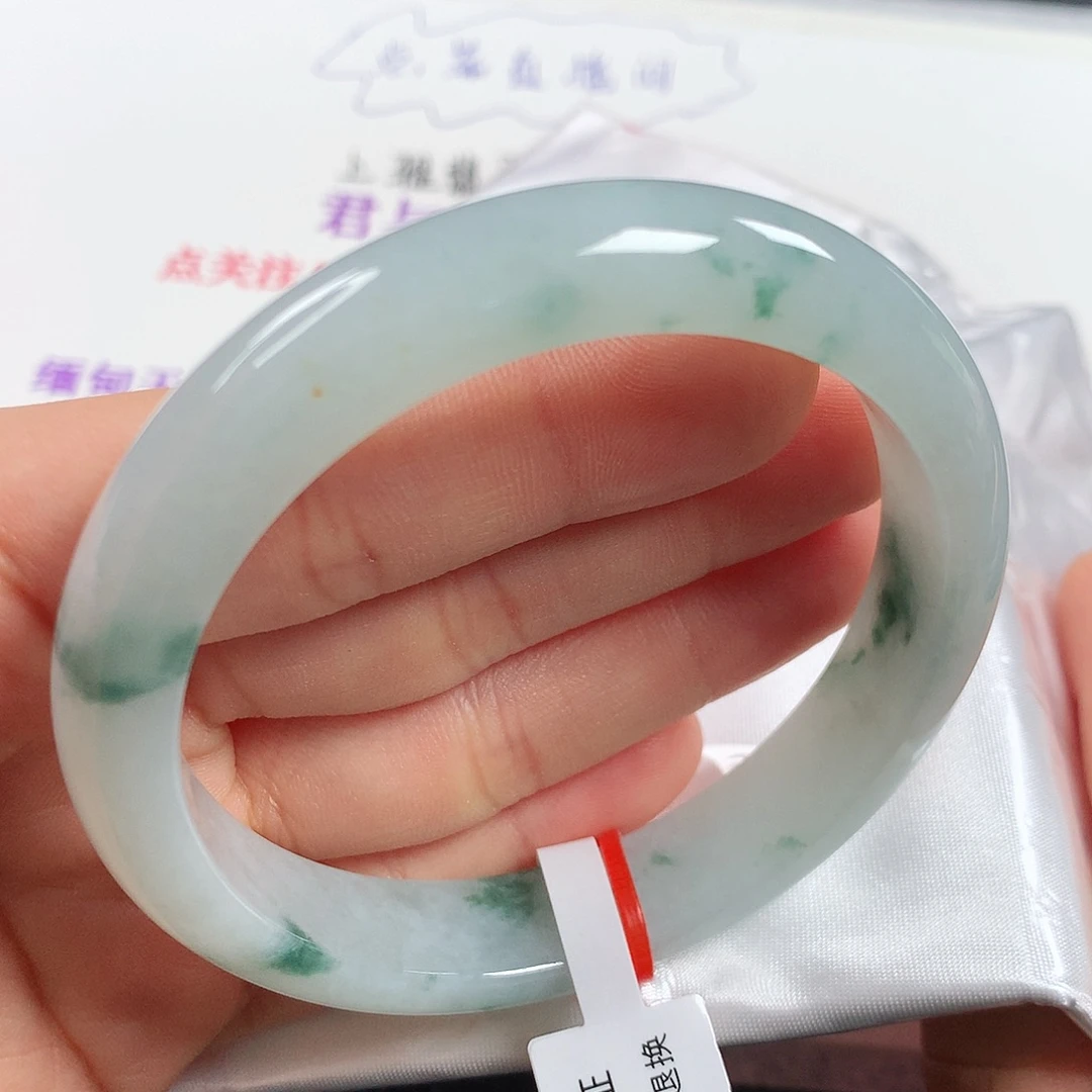 翡翠手镯未镶嵌 正圈⑧⑨