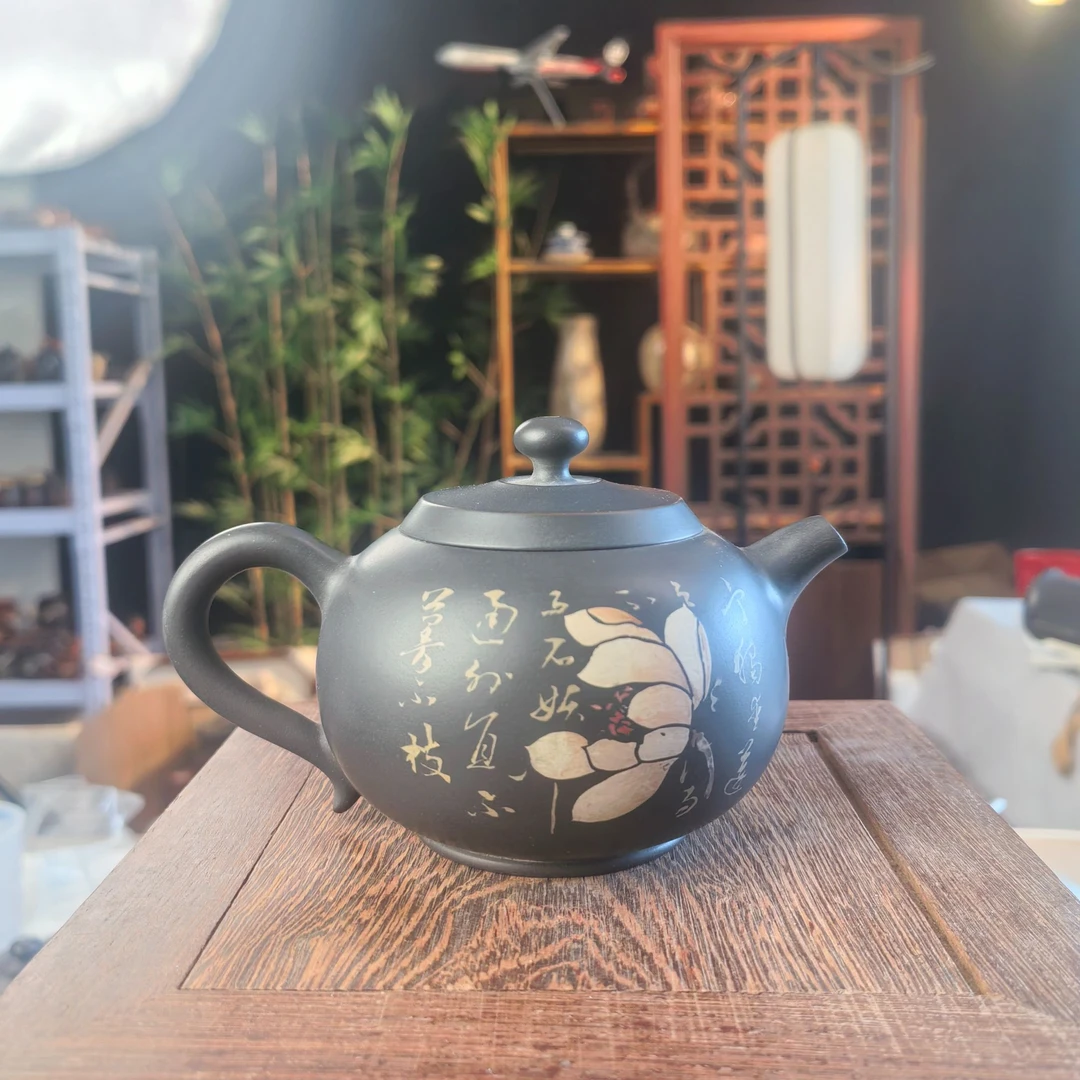 云南建水·百年逢春紫陶全手工刻填壶