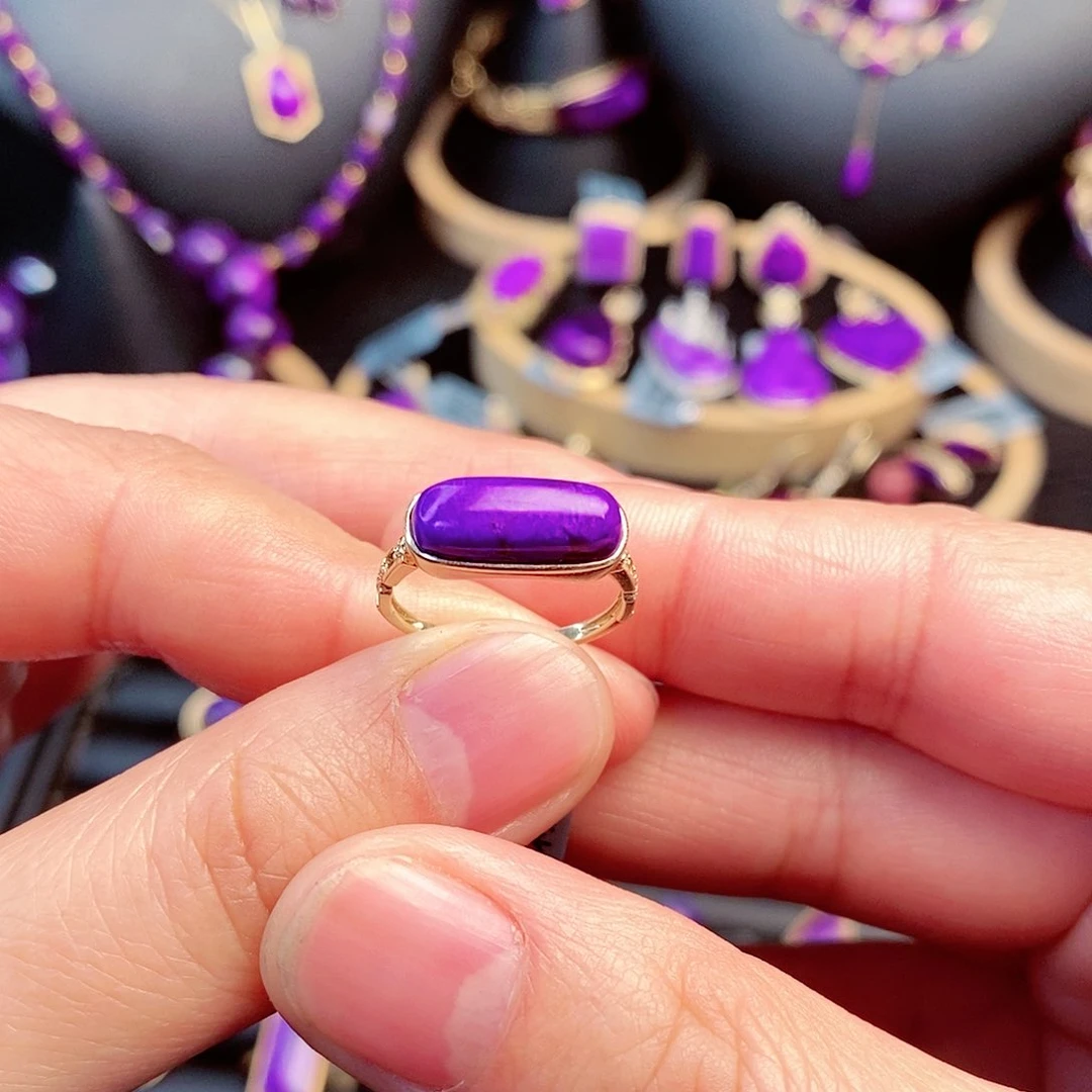 苏纪石（舒俱来）戒指18K金镶嵌