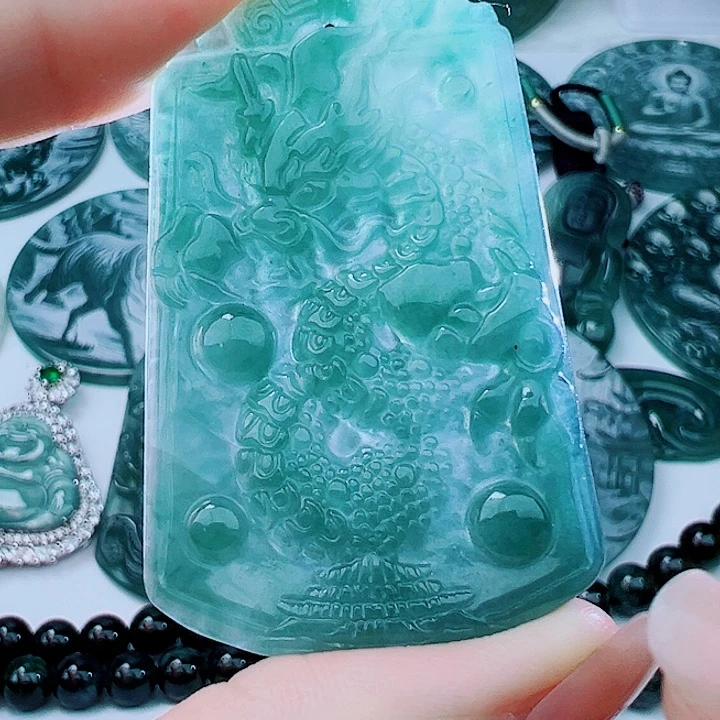 翡翠未镶嵌颈饰多样性发货天然的A货翡翠