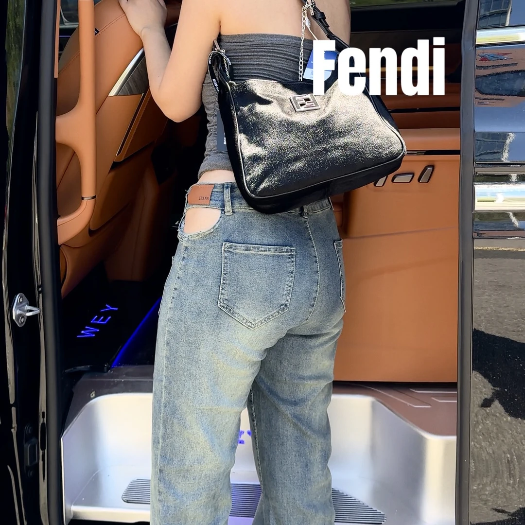 修复品617646/FENDI/芬迪黑银珐琅扣马毛包