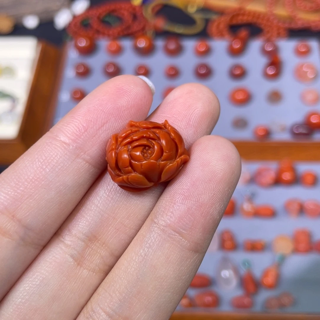南红玛瑙牡丹花左右孔未镶嵌香**合