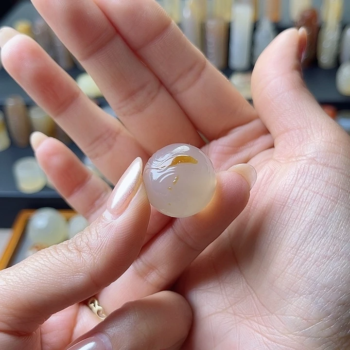 玛瑙手饰未镶嵌一**海珠子