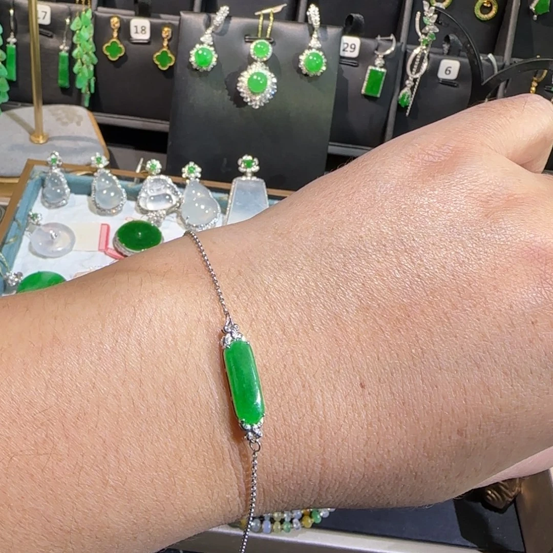 翡翠18K金镶嵌颈饰手链