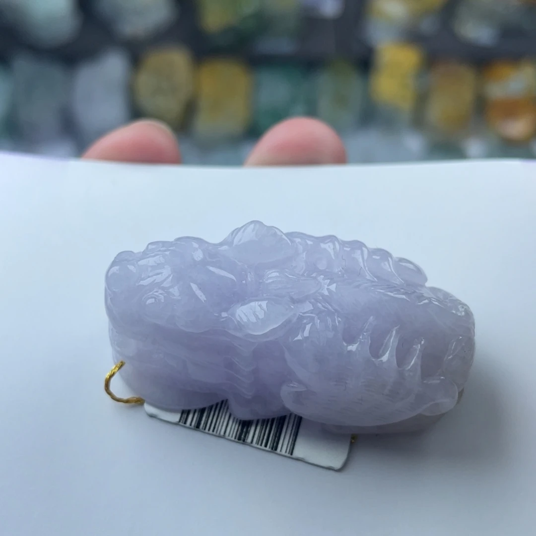 翡翠未镶嵌颈饰貔貅