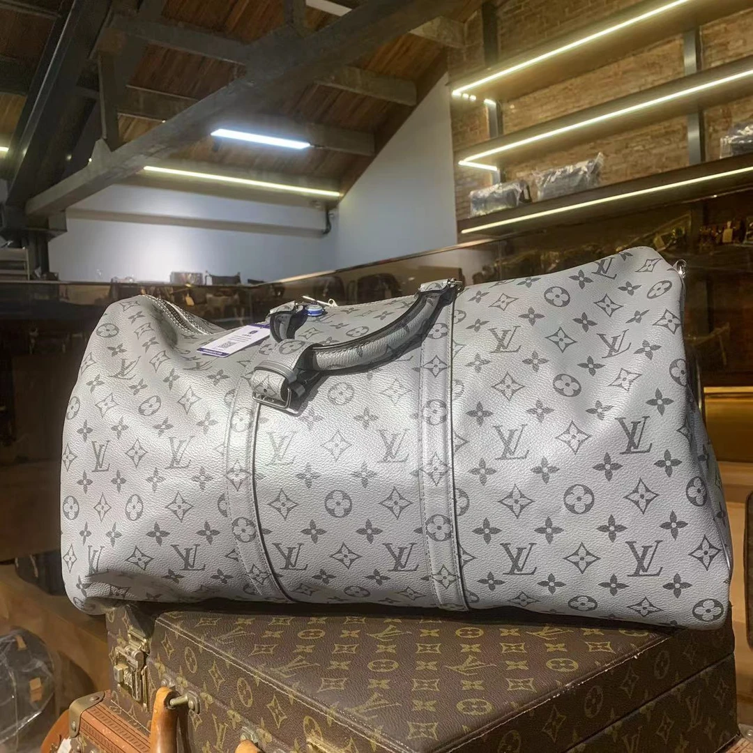 95新 LouisVuitton/路易威登 上新Keepall50旅行袋银色18ss