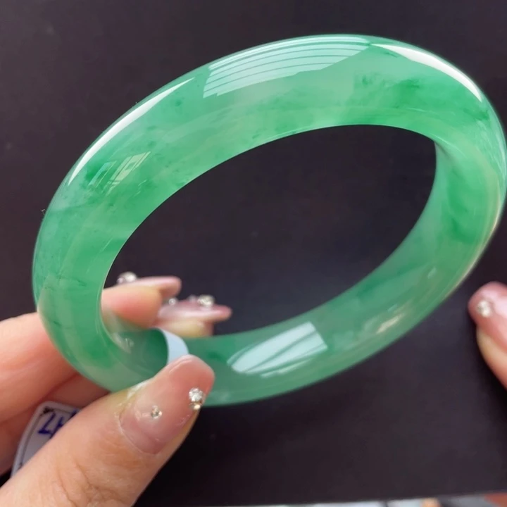 未镶嵌手镯石英质玉