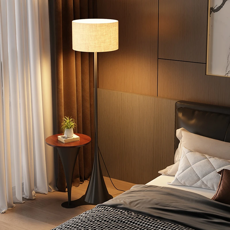 意式极简客厅落地灯高级感沙发旁边大气房间床头柜卧室氛围置物灯
