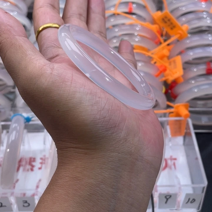 手镯玛瑙/玉髓未镶嵌