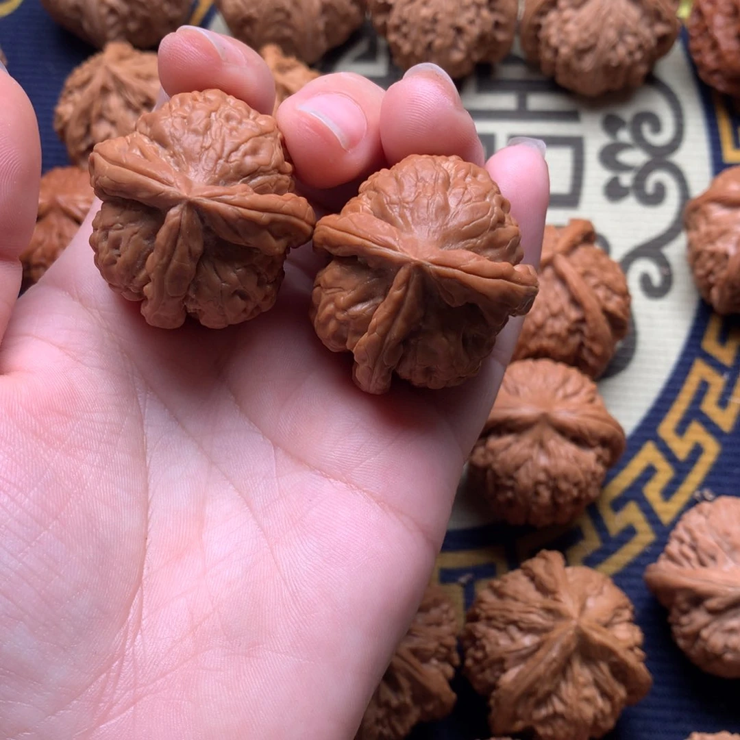 文玩核桃吊坠/**火金字塔钉