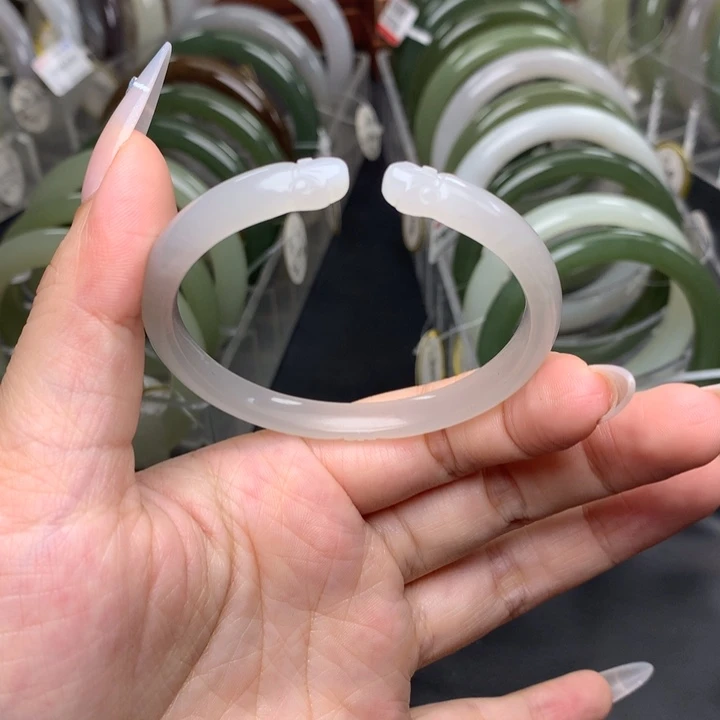未镶嵌手镯和田玉52 53