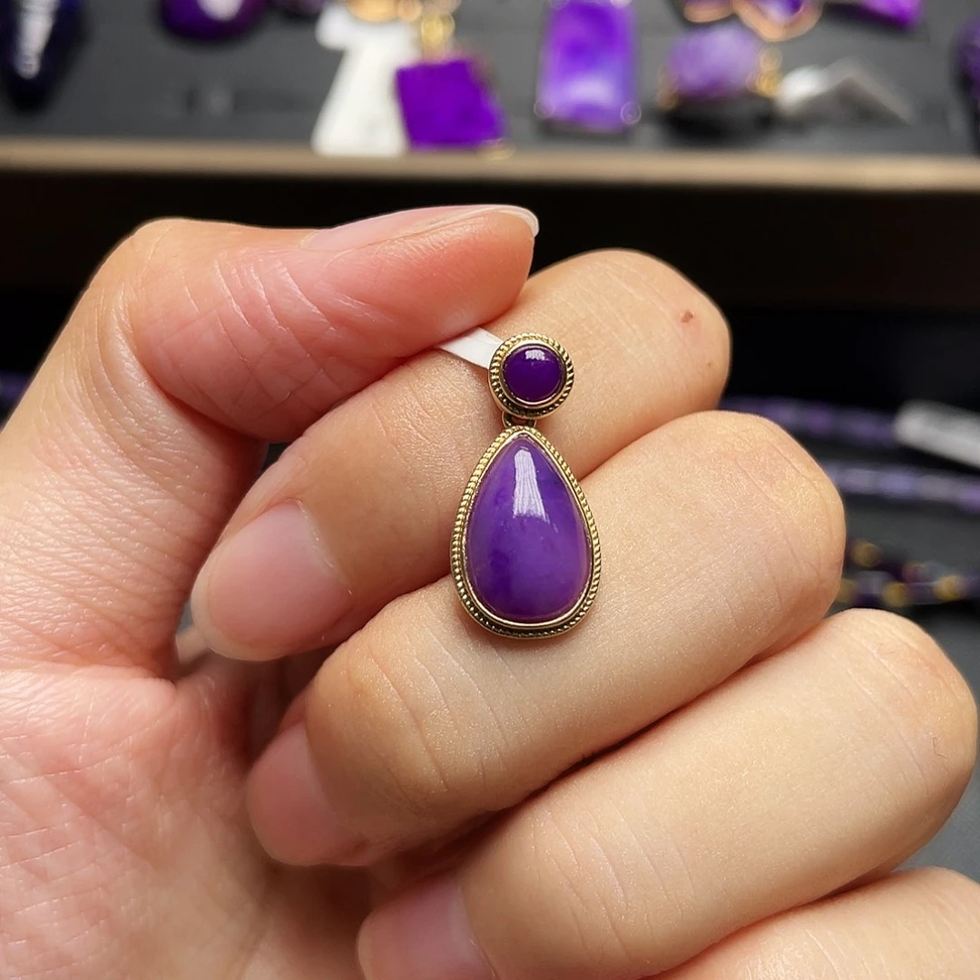 18K金镶嵌苏纪石（舒俱来）吊坠