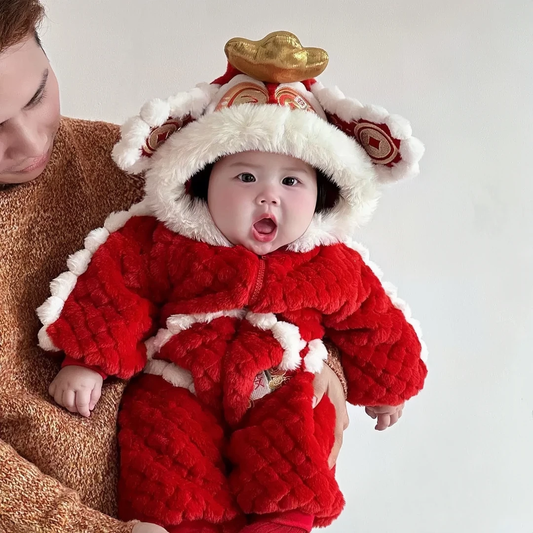 新款元宝超萌拜年服宝宝冬装保暖连体衣大红儿童喜庆新年装外出服