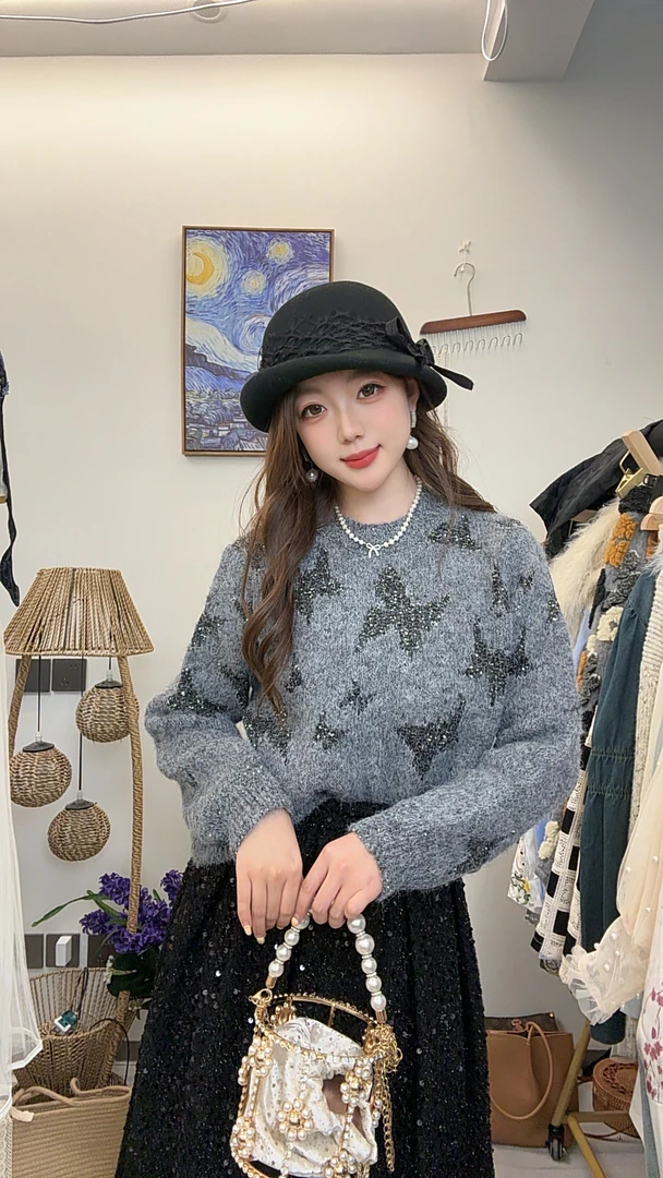 17区2025新款灰色蝴蝶慵懒风针织毛衣女款