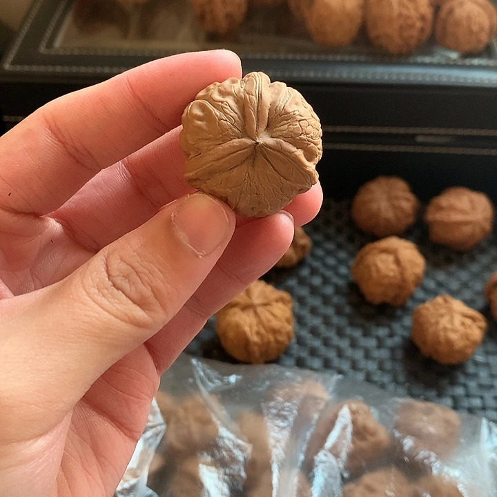 大***饼文玩核桃吊坠元宝三棱