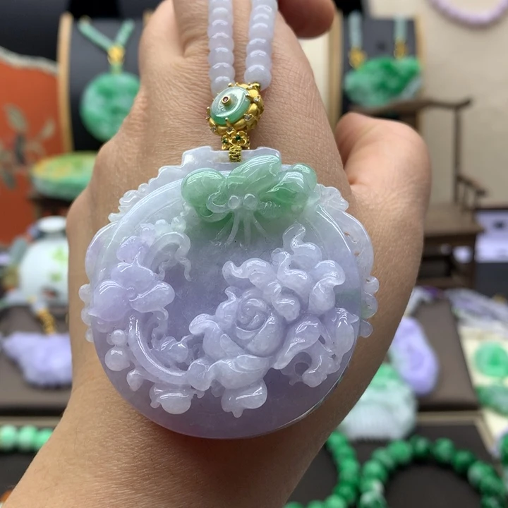 翡翠未镶嵌吊坠(赠链)