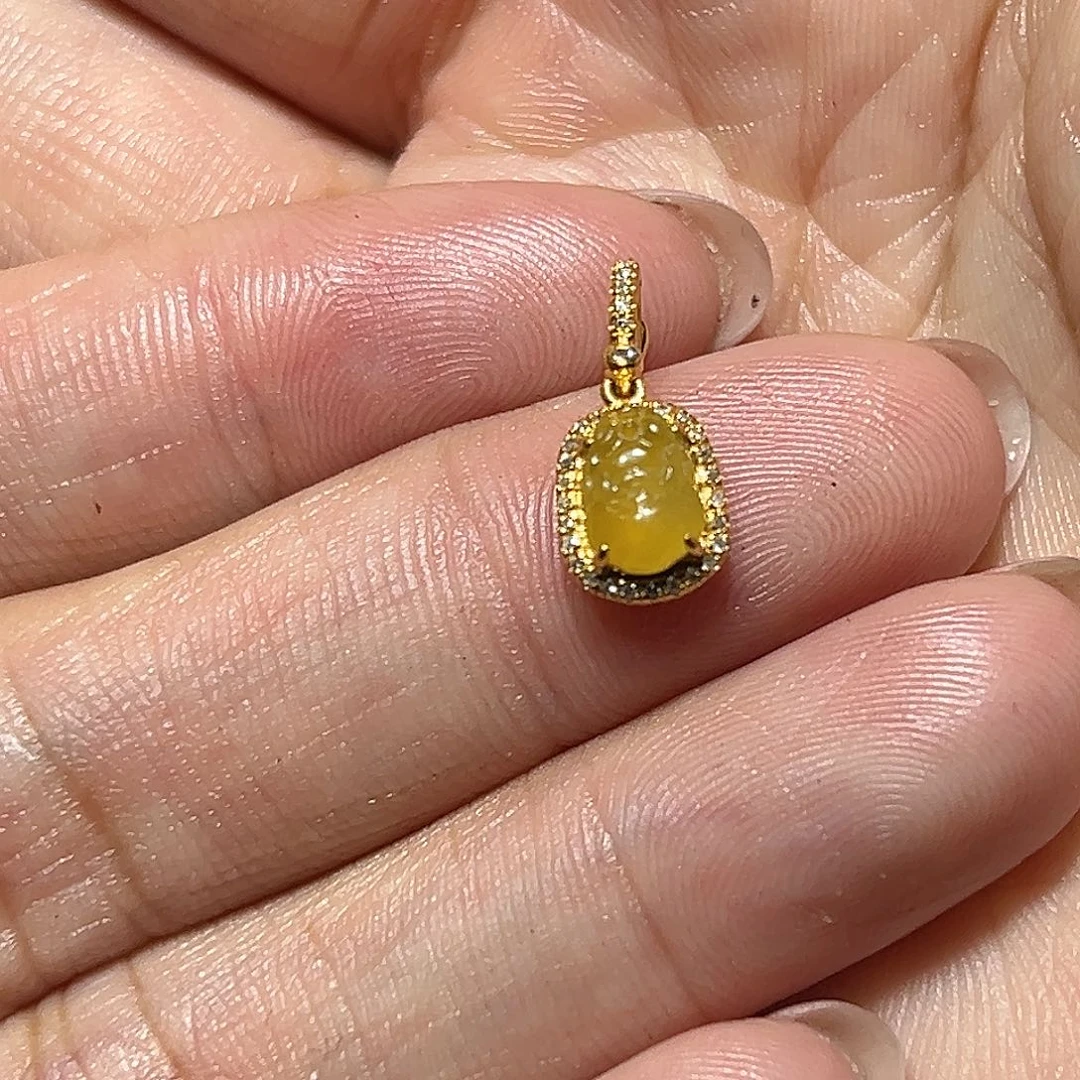 翡翠18K金镶嵌颈饰