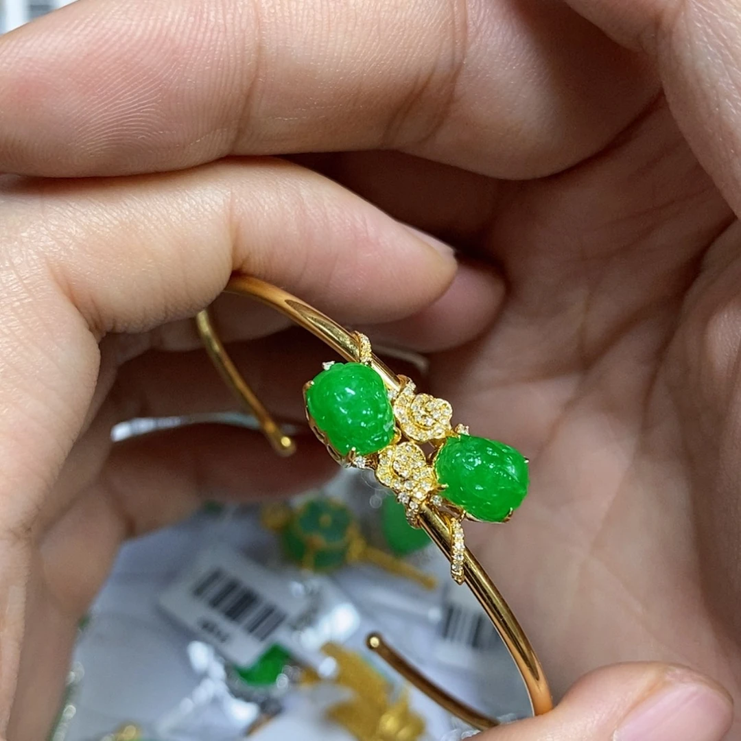 【闪购商品】18K金镶嵌戒指翡翠小*精手镯