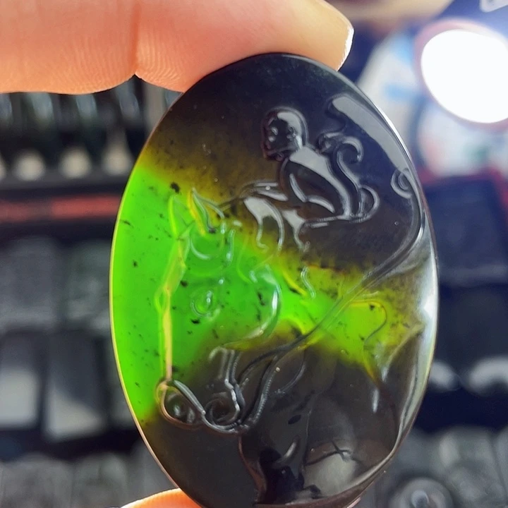 蛇纹石玉未镶嵌挂件马上封侯