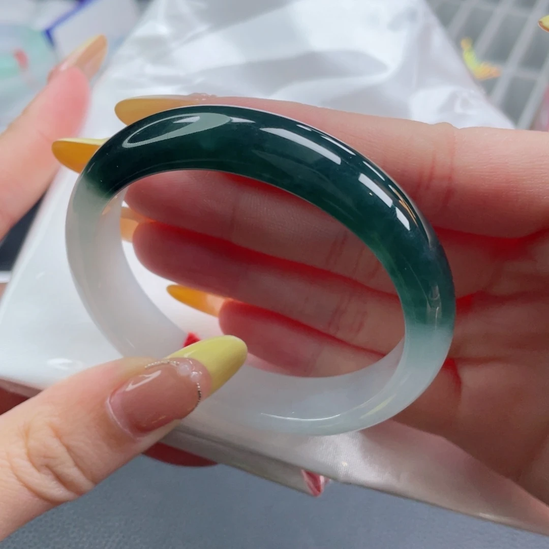 未镶嵌手镯翡翠55.0油青半山水贵妃镯 成熟感 26号