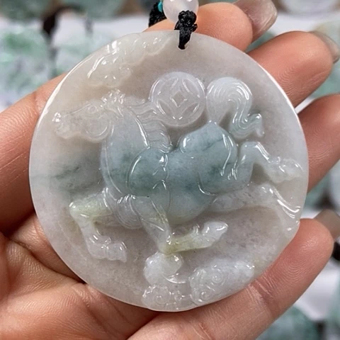 翡翠颈饰未镶嵌马到成功福利