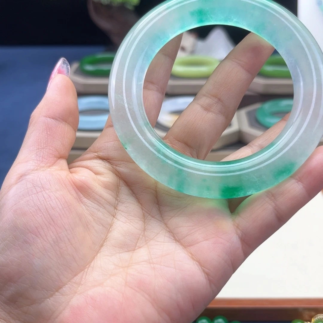 石英质玉未镶嵌手镯