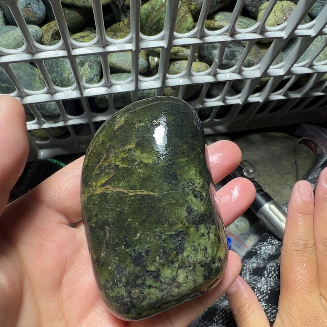 蛇纹石玉合金珠宝奇石铭****卖